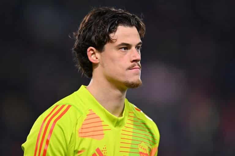 Ivan Svilar Appelle l'AS Roma à la Résilience Après l'Échec en Ligue Europa