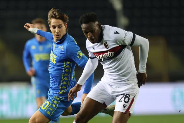 AS Roma Intensifie Sa Poursuite de Jhon Lucumi : Un Défi Dans le Marché des Transferts