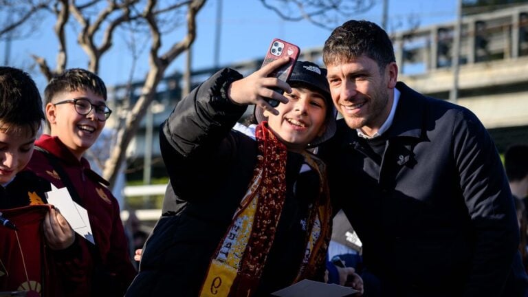 Florent Ghisolfi : Un Adieu Émotionnel à l'AS Roma et un Avenir Prometteur