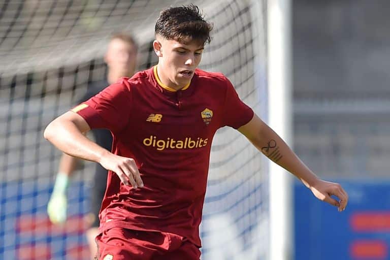 Le Transfert d'Alessandro Romano : Un Match d'Échecs entre Roma et Torino