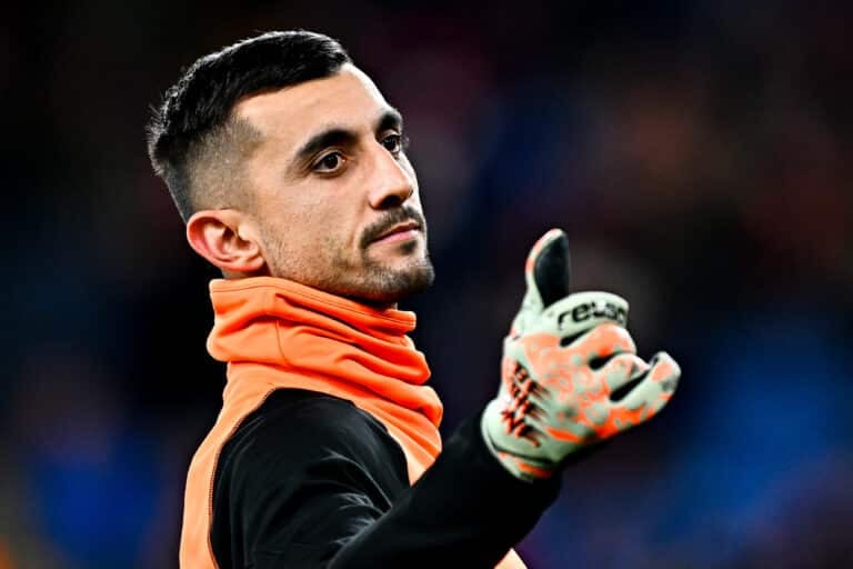 Mattia Perin : Le Gardien Idéal pour l'AS Roma, l'Ombre Stratégique de Mile Svilar