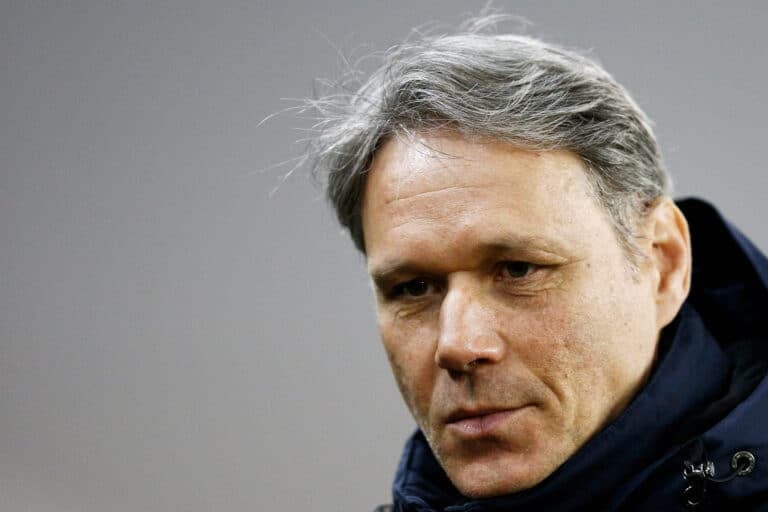 Marco Van Basten attaque Devyne Rensch : Une critique virulente qui fait débat